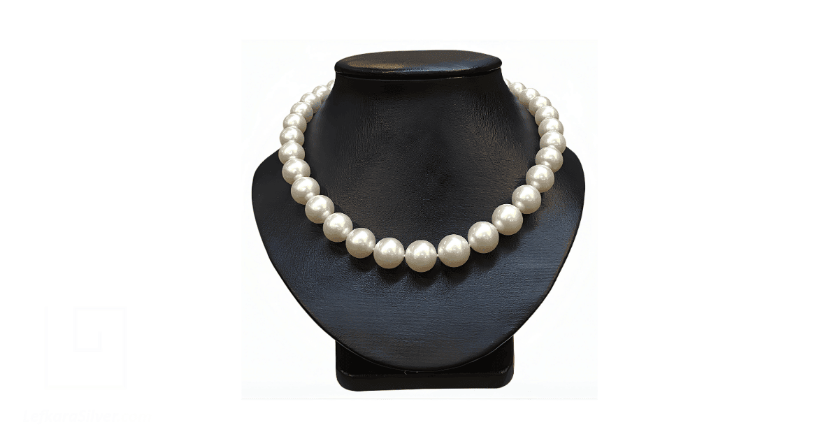 A pearl necklace.