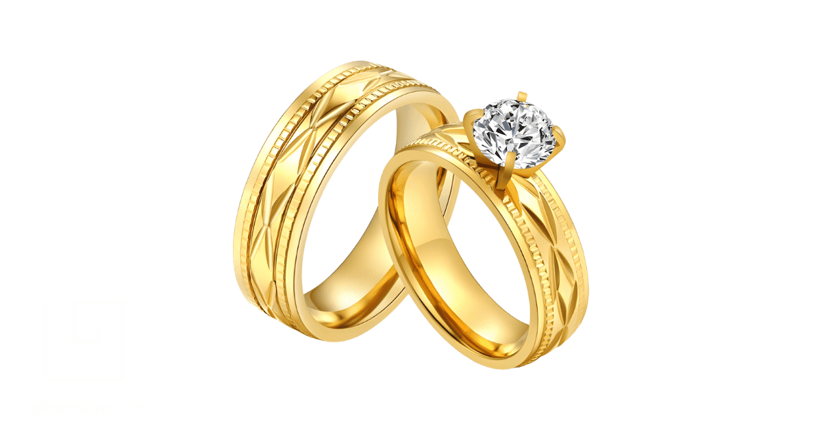 A matching gold wedding rings