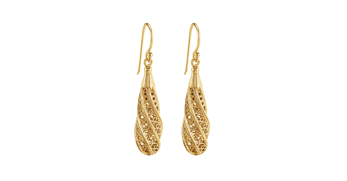 a pair of 14k gold filigree drop earrings.